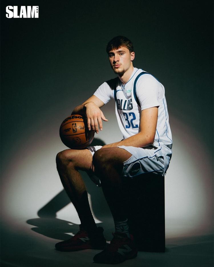 迈向球星之路！弗拉格成为SLAM杂志最新一期的封面人物