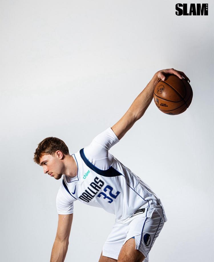 迈向球星之路！弗拉格成为SLAM杂志最新一期的封面人物