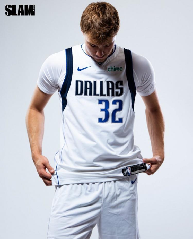 迈向球星之路！弗拉格成为SLAM杂志最新一期的封面人物
